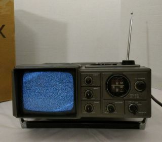 Magnavox Black And White Portable TV Radio BC3910SL01 Box Vintage 1982 2