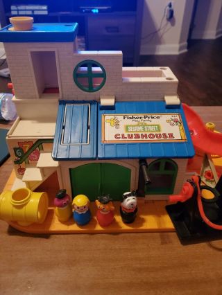 Vintage Sesame Street Fisher Price Playhouse 1976 With 4 Play Figures