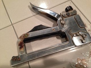 VINTAGE DUO - FAST STAPLE GUN,  HEAVY DUTY AND WELL MADE 3