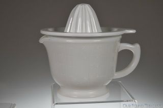 Vintage Tab Handle Kitchen Reamer W/measuring Bowl By Hazel Atlas Milk Glass