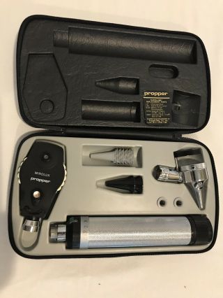 Vintage Propper Accucharge Otoscope Ophthalmoscope Diagnotic Set With Case