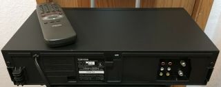 Toshiba W - 712 VCR VHS Hi - Fi 4 Head Stereo with Remote Control 8