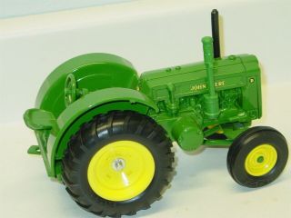 Vintage Ertl John Deer Model D Tractor,  Cast Farm Toy,  U.  S.  A. 2