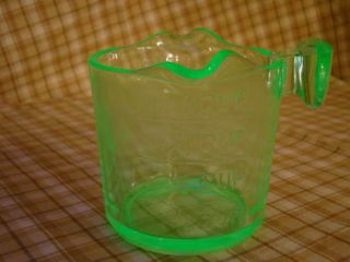 VINTAGE US GLASS GREEN DEPRESSION GLASS 2 SPOUT 8 oz MEASURING CUP 2