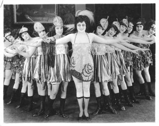 Kathleen Myers & Leggy Chorus Girls.  Vintage 1923 Pinup Photo " Midnight Cabaret 