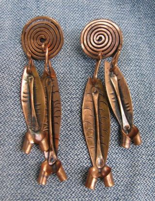 Vtg Mid Century Modern Artist Made Copper Screw Back Dangling Fish Earrings