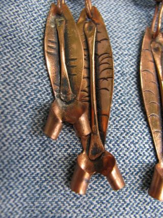Vtg Mid Century Modern Artist Made Copper Screw Back Dangling Fish Earrings 3