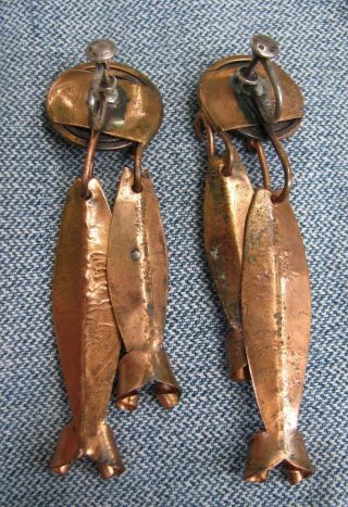Vtg Mid Century Modern Artist Made Copper Screw Back Dangling Fish Earrings 6