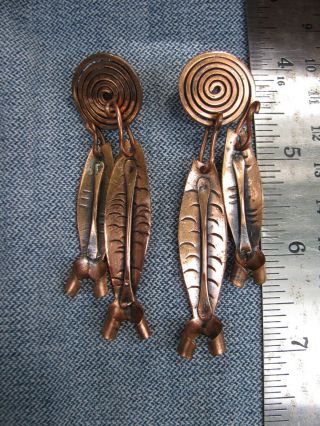 Vtg Mid Century Modern Artist Made Copper Screw Back Dangling Fish Earrings 8