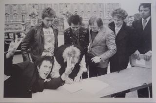 Vintage Poster Sex Pistols B/w 1977 Johnny Rotten Paul Cook Sid Vicious Signing