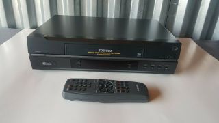 Toshiba W - 422 4 Head VCR VHS Recorder Player A,  with Remote Control 2