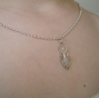 Vintage Sterling Silver necklace with Filigree Shoe Pendant 2