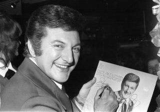 Liberace World - Exclusive 47 - Year - Old 10x7 " Dated Vintage Photo 1972