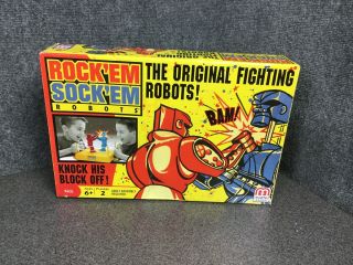 Rockem Sockem Robots Kids Play Toy Boxing Match Game Vintage Classic Fun M33c
