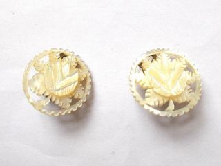 Vintage Art Deco Carved Mother Of Pearl Flower Orchid Clip On Earrings