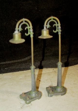 Estate 2 Vintage Prewar Lionel Metal 58 Lamp Post Light