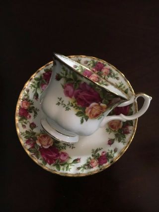 ROYAL ALBERT OLD COUNTRY ROSES BONE CHINA VINTAGE TEA CUP AND SAUCER SET 2