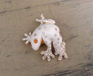 Vintage Joan Rivers Cream Colored And Crystaltree Frog Pin/brooch
