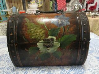 Decorative Vintage Style Valet Luggage