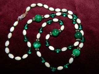 Very Pretty Vintage Polished Mother Of Pearl,  Green Glass & Lucite Necklace