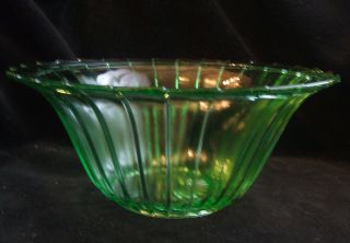 Vintage Jeannette Glass Green Sierra Pinwheel Large Fruit Bowl 8 1/2 Inches