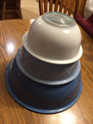 Vintage Pyrex Blue Nesting Mixing Bowls (set Of 3)