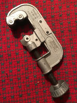 Vintage Sears Roebuck And Co Craftsman Tubing Cutter 1/4 To 1 1/2”.  9 - 5528