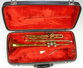 Vintage King Cleveland 600 Trumpet W/ Accessories & Case Needs Repairs