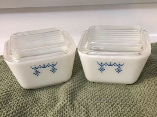 2 Pyrex 501 B 1 - 1/2 Cup Snowflake Garland Refrigerator Dish Vintage