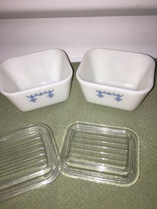 2 Pyrex 501 B 1 - 1/2 Cup Snowflake Garland Refrigerator Dish Vintage 6