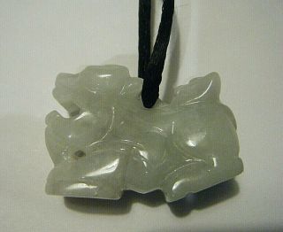 Vintage Chinese Pale Green Jade Hand Carved Foo Dog / Lion Amulet Pendant 1 1/4 "