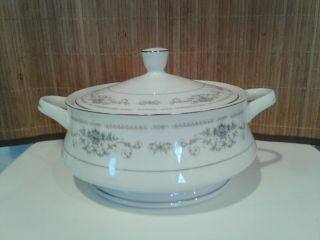 Vintage Wade Fine Porcelain China " Diane " Pattern Casserole Dish With Cover Nib