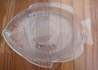 Vtg Glass Fish - Shaped Large Serving Platter 15.  5 " X 11.  5 " Made In Usa Oven Proof