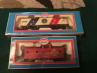 Vintage Model Power Ho Scale President Locomotive & Santa Fe Caboose Toy Train