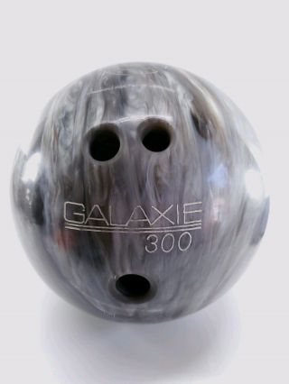 Vtg Lisa Galaxie 300 Swirl Bowling Ball 12 Lbs Galaxy 300 - Fast