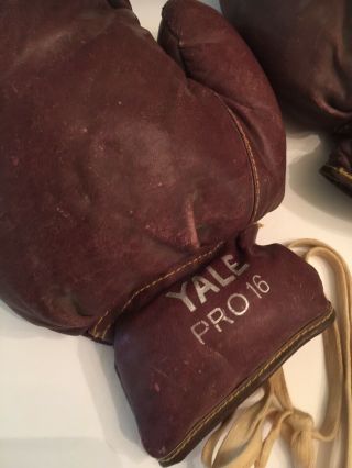 Vintage Yale Pro 16 Full Grain Wine Sheepskin Boxing Gloves 4