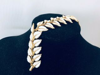 Vtg.  Crown Trifari White Enamel & Gold Tone Chunky Leaves Bracelet