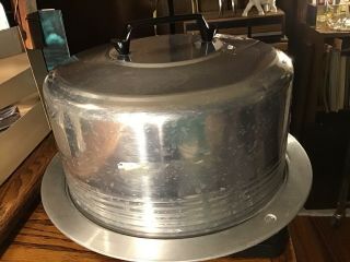 Vintage Regal Ware Cake Pie Carrier Saver Aluminum Locking 11.  5” 1950 - 60’s Retro