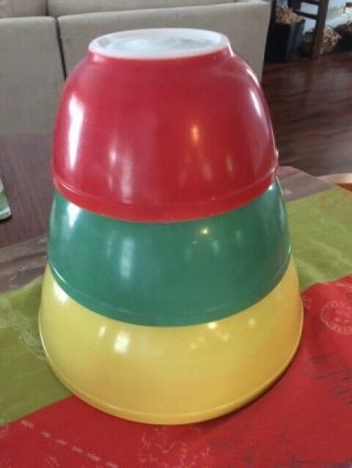 Vintage 1940’s Pyrex Primary Colors Nesting Glass Mixing Bowls Set Of 3