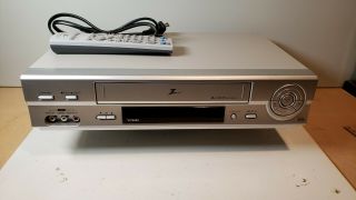 Zenith Vcs442 Vcr Player/ Recorder Vhs With Remote & Batteries