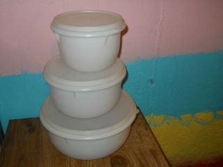 Vintage Tupperware Mixing Bowls White Clear Lids Set Of 3 Small Med Large Cake