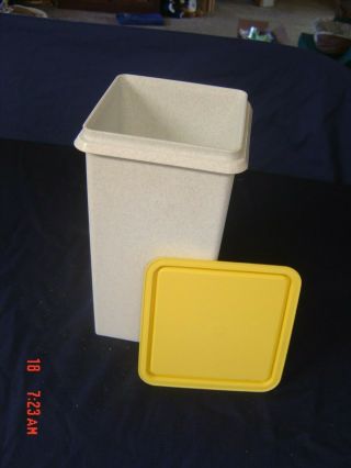 Vtg Tupperware Tall Square Saltine Cracker Keeper Container 1314 W/lid