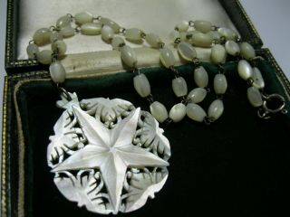 VINTAGE JEWELLERY Carved Real Mother of Pearl STAR Pendant NECKLACE 2