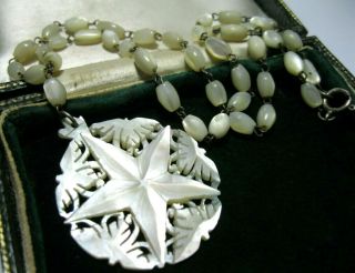 VINTAGE JEWELLERY Carved Real Mother of Pearl STAR Pendant NECKLACE 3