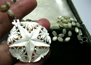 VINTAGE JEWELLERY Carved Real Mother of Pearl STAR Pendant NECKLACE 4