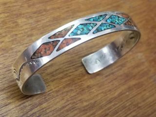 Vintage 70s Navajo Turquoise & Coral Chip Inlay & Stampwork Silver Cuff Bracelet 5