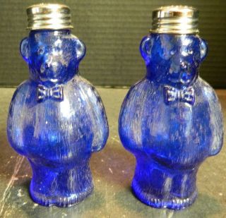 Vintage Set Of (2) Cobalt Blue Glass Spicy Bear Shakers 4.  5 " X 2.  25 " X 1.  88 " Exc