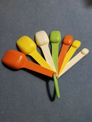 Vintage Tupperware Multicolored Measuring Spoons Set of 7 with Ring 2