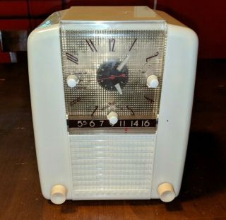 Vintage Tube Radio Westinghouse Ivory Clock Radio Model H - 398t5