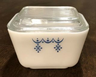 Vintage Pyrex Snowflake Blue Garland Refrigerator Dish 501 B 1 - 1/2 Cups